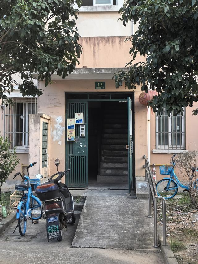政府早年统一改造实事工程该如何“善后”OG真人浦东多个小区门